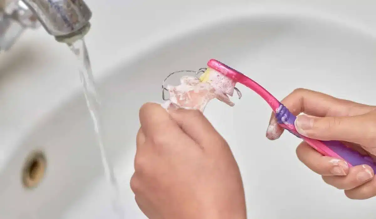 How to keep your retainer clean with proper care